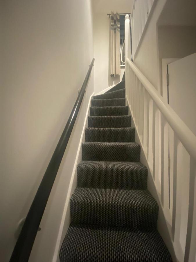Maire Toireasa - Cosy Refurbished In The Gaeltacht Quarter * Belfast