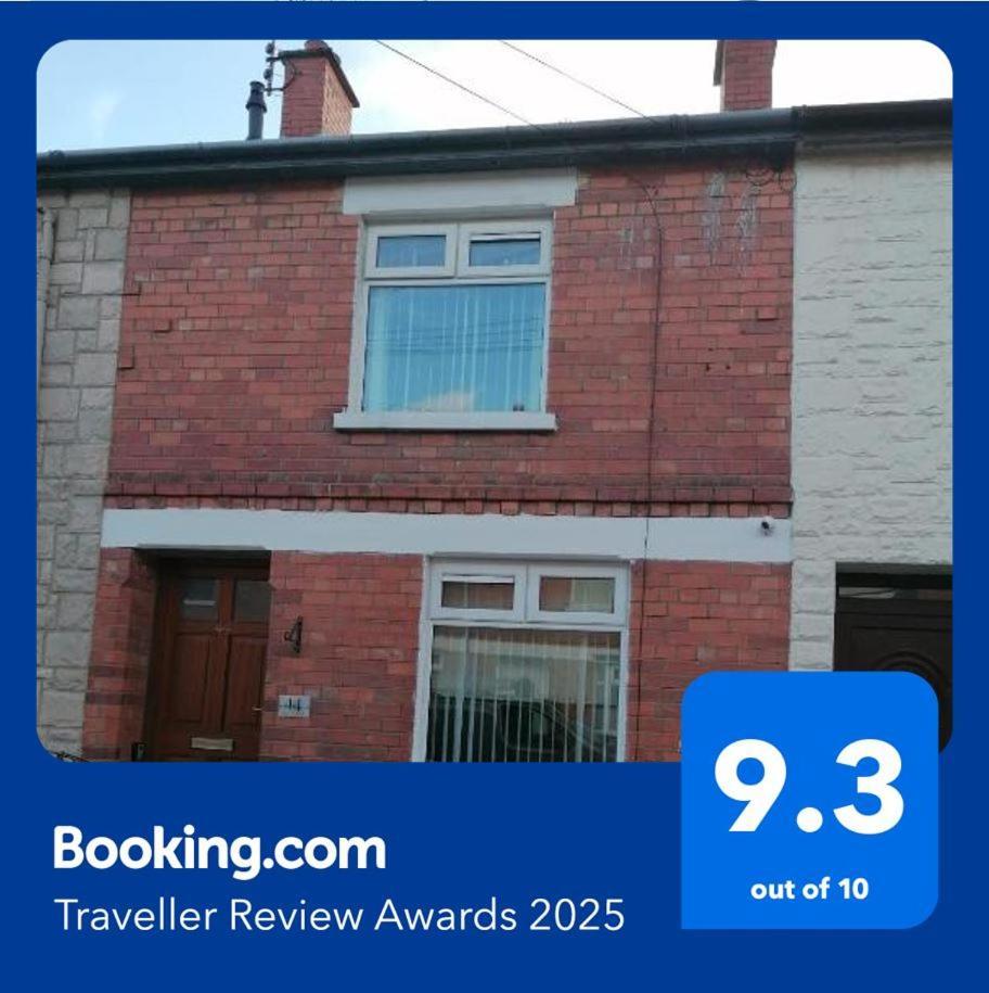 Maire Toireasa - Cosy Refurbished In The Gaeltacht Quarter Belfast